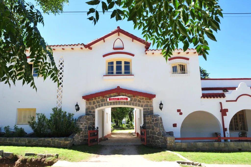 Hotel Radio, Valle Hermoso