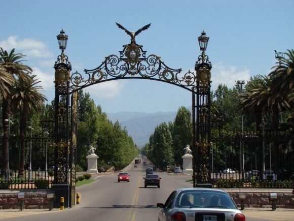 2368174660_15e99c7882_mendoza.jpg
